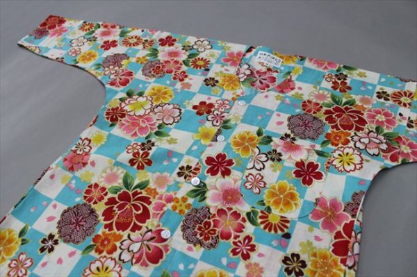 画像4: 鯉口シャツ【市松に桜尽くし/水色系】 Ｓ・Ｌ寸　大人用 男性女性兼用 青系 (4)