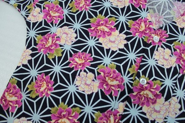 画像5: 鯉口シャツ【麻の葉に牡丹/濃紺】 M・L寸 大人用 男性女性兼用 青系 (5)