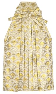 袴下着物や縞袴・無地袴などの踊り袴も各種ご用意しております